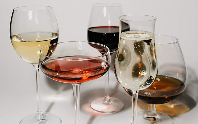 Tipos de copas y su influencia en la cata: lo que bebes, cómo lo bebes